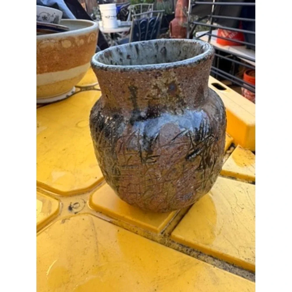 Stoneware Pot/Vase Studio Art Pottery Textured Table Top Home Decor Collectible - Picture 3 of 11